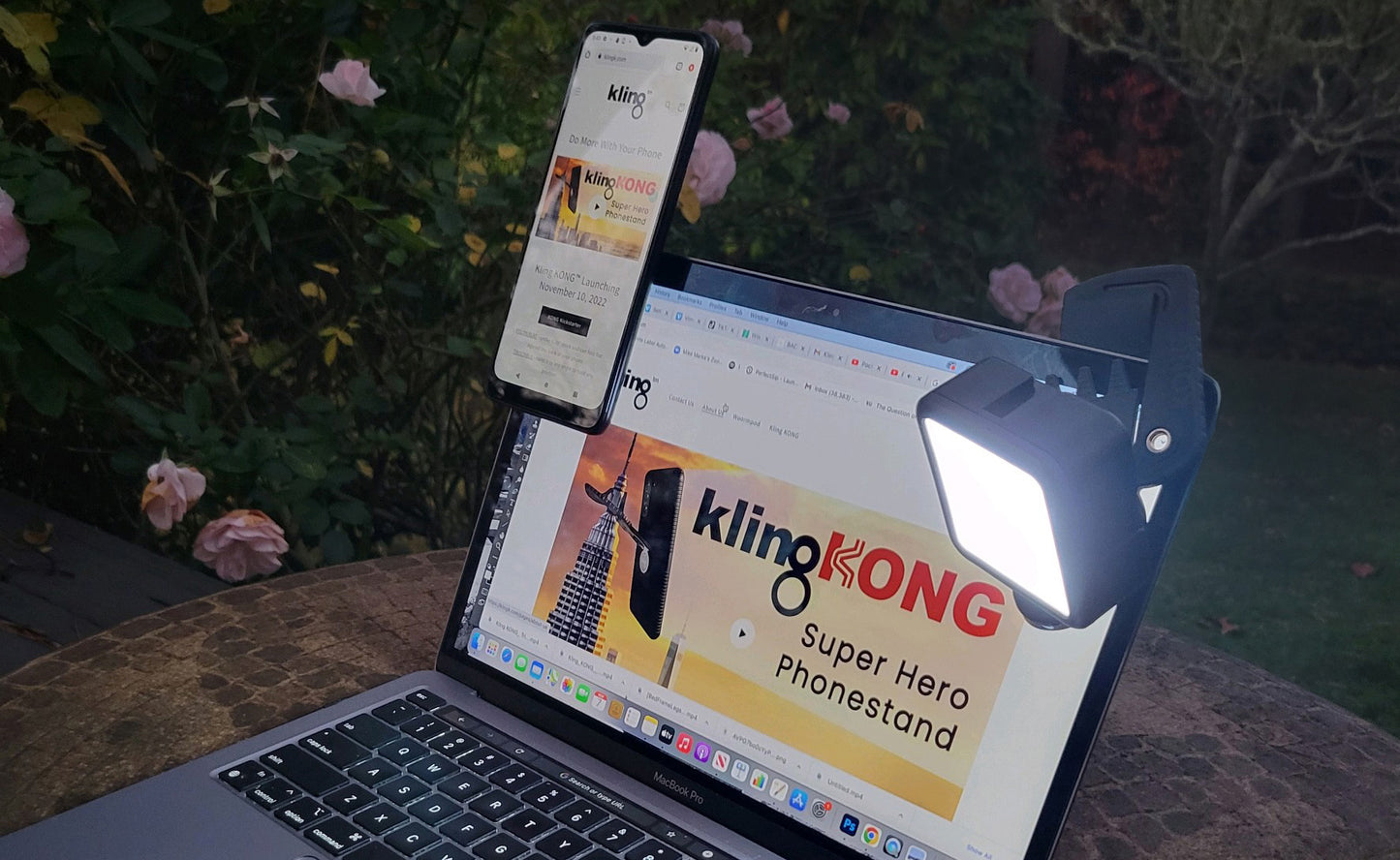 Kling KONG™  Super Hero Phone Stand